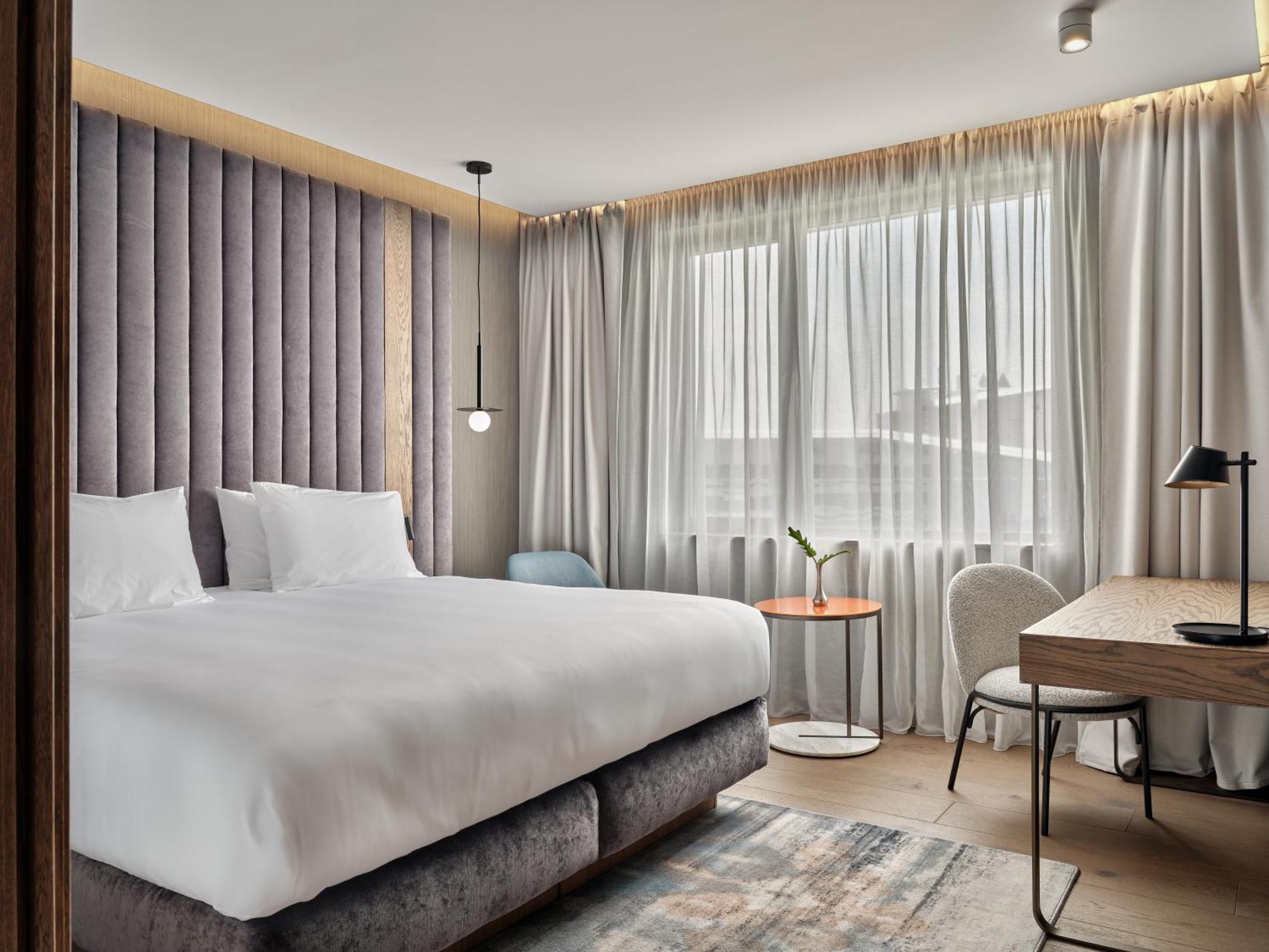 Crowne Plaza Sofia By Ihg Hotel Exterior foto