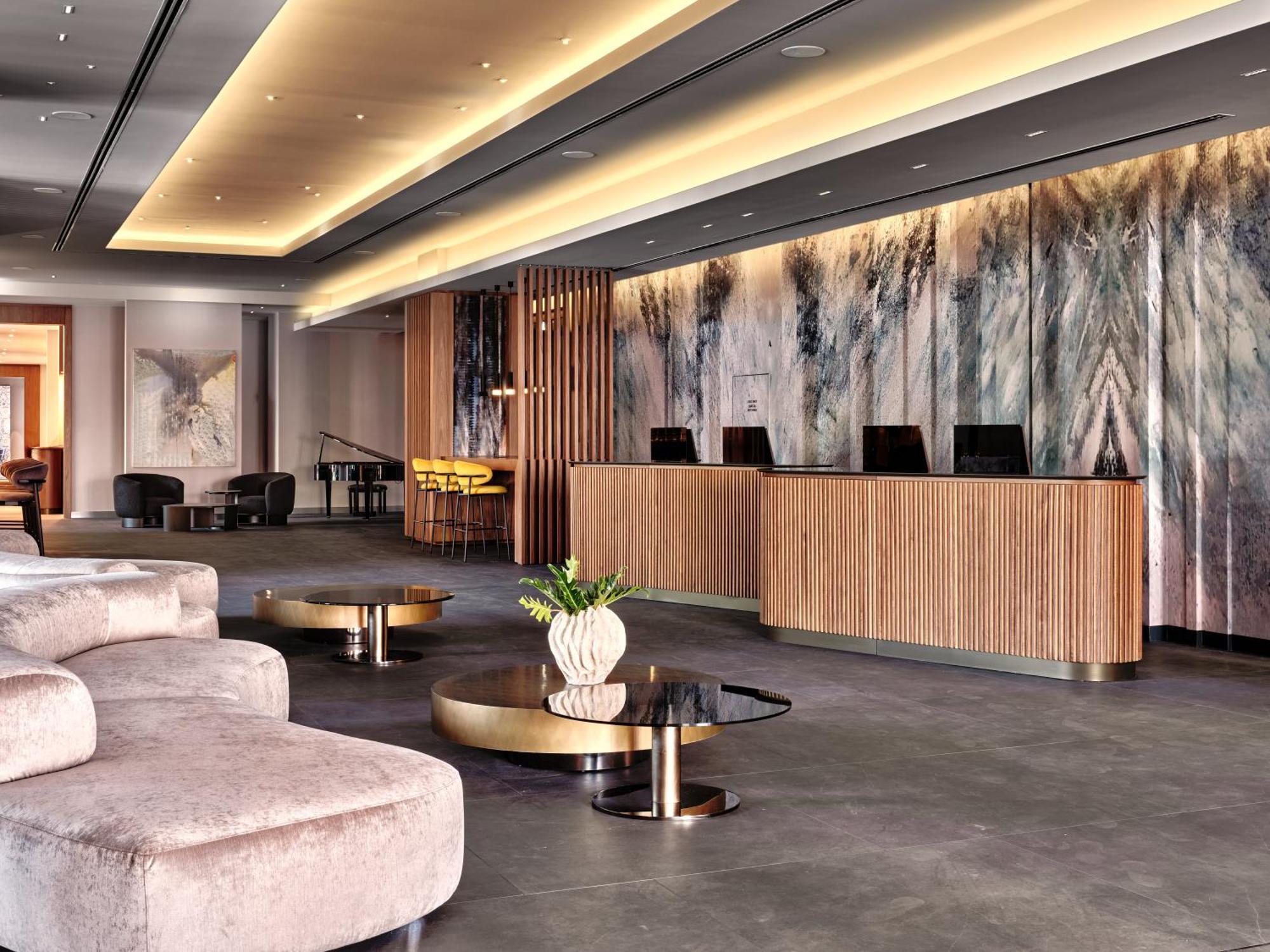 Crowne Plaza Sofia By Ihg Hotel Exterior foto