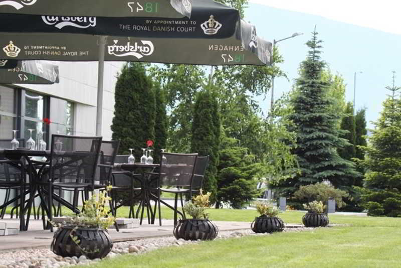 Crowne Plaza Sofia By Ihg Hotel Exterior foto